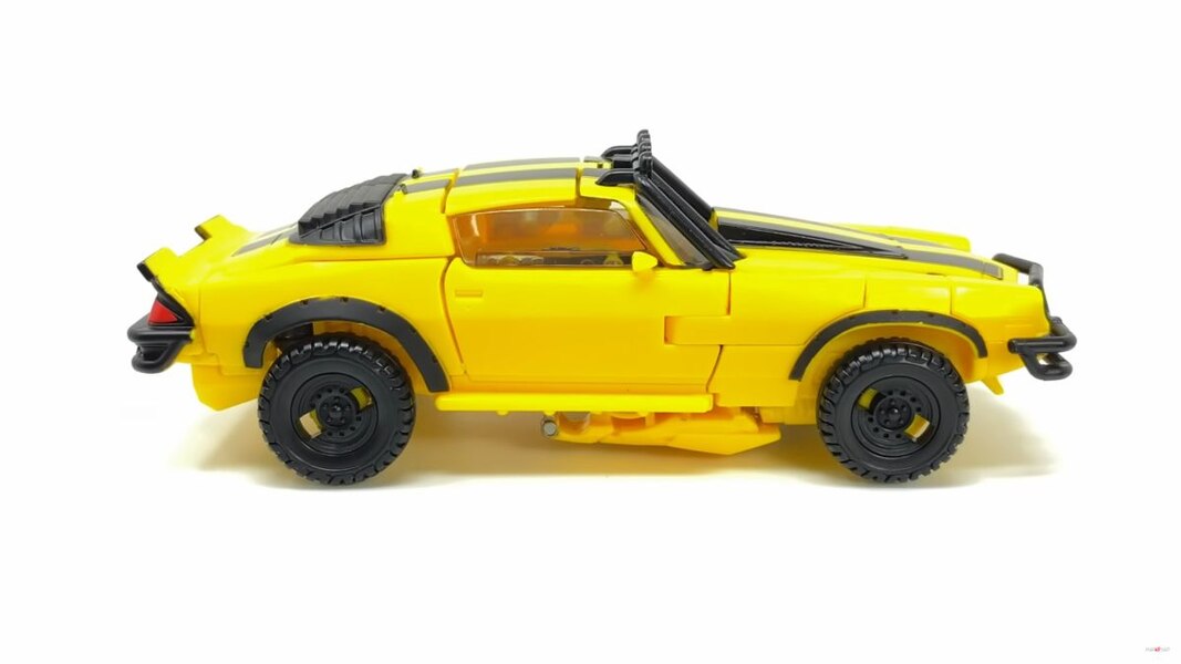 In Hand Image Of Transformers Rise Of The Beasts SS 100 Bumblebee  (38 of 44)